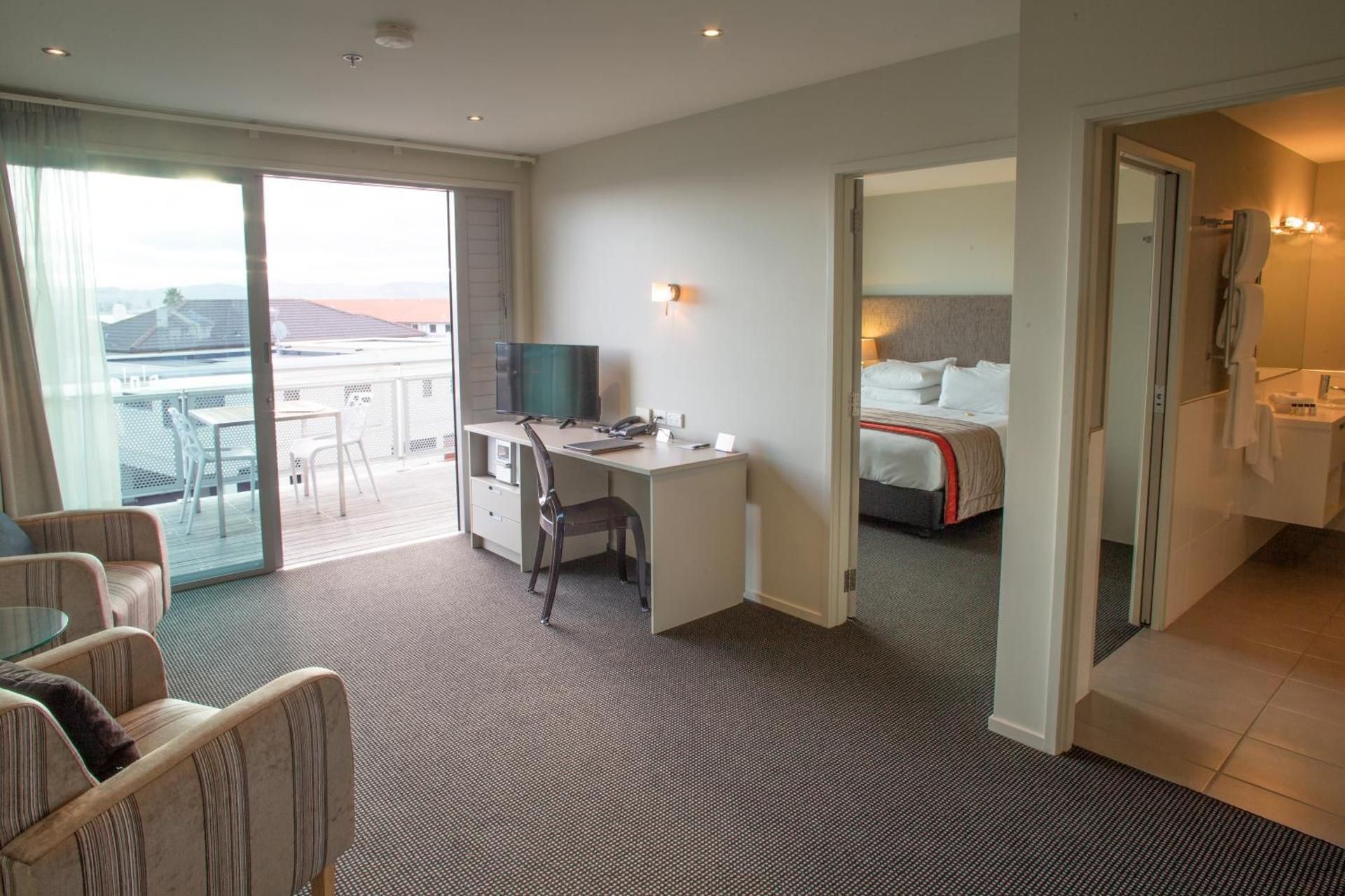 The Crown Hotel 1 Bedroom Suite