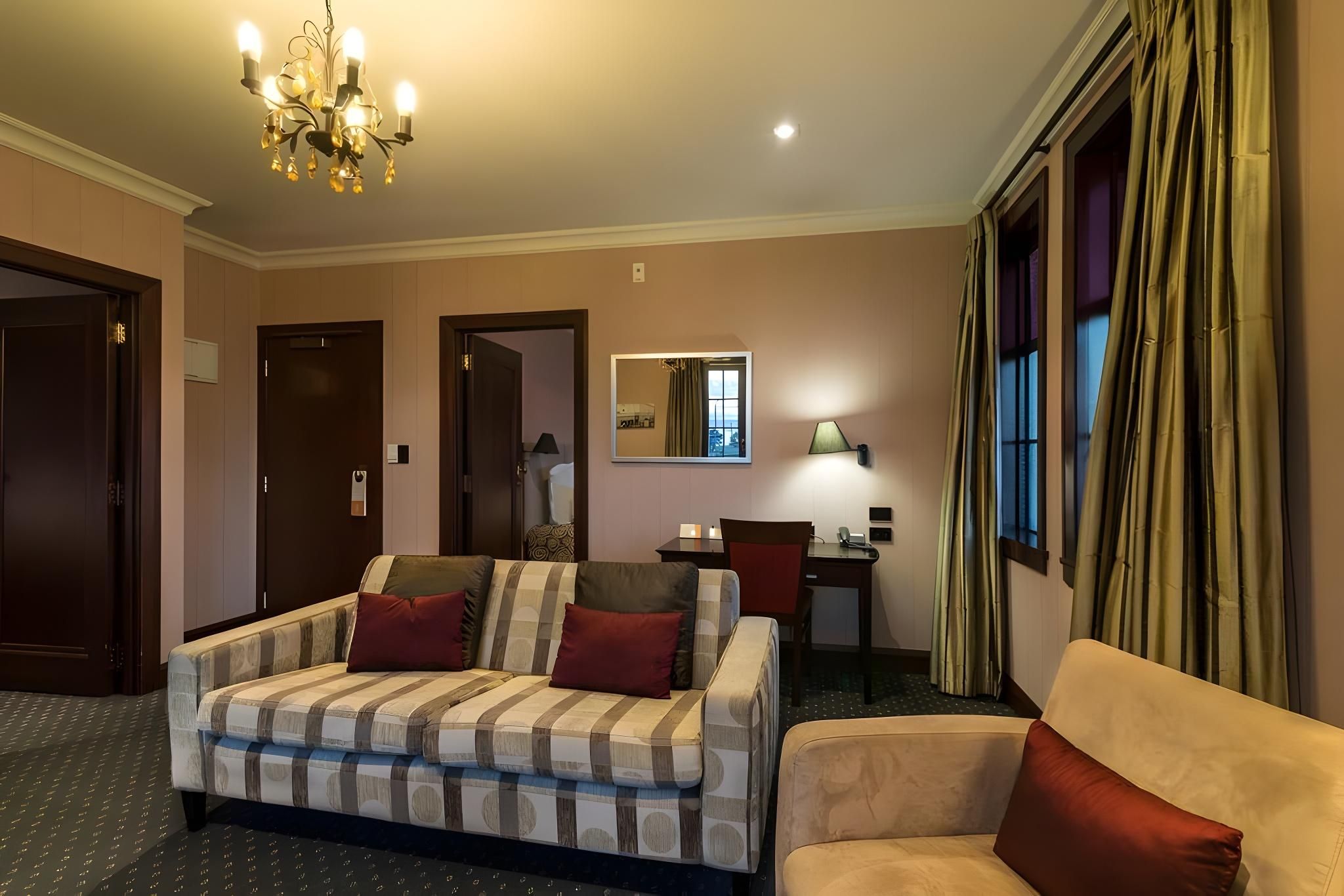 2 Bedroom Suite