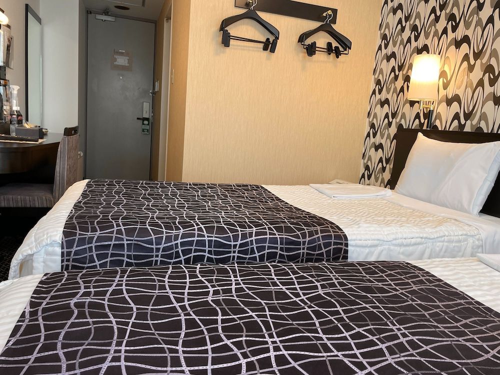 Bayside Hotel Azur Takeshiba Hamamatsucho Budget Twin Room Smoking Ctiy View 3