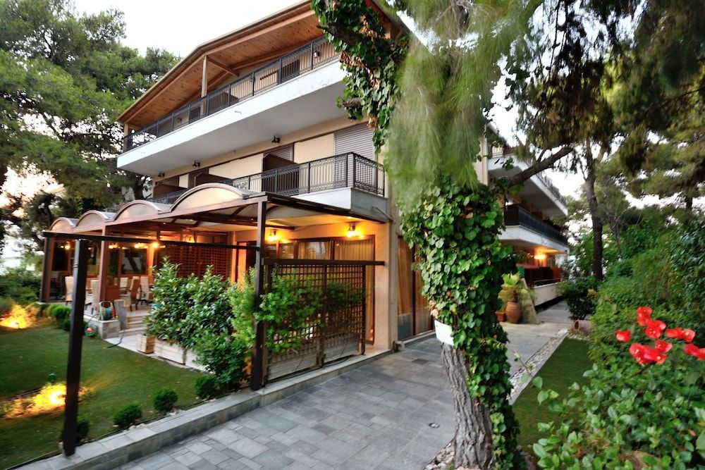 undefined Hotel Chris 4