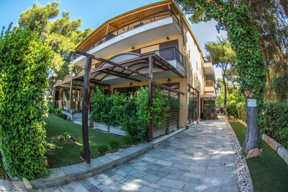 undefined Hotel Chris 3