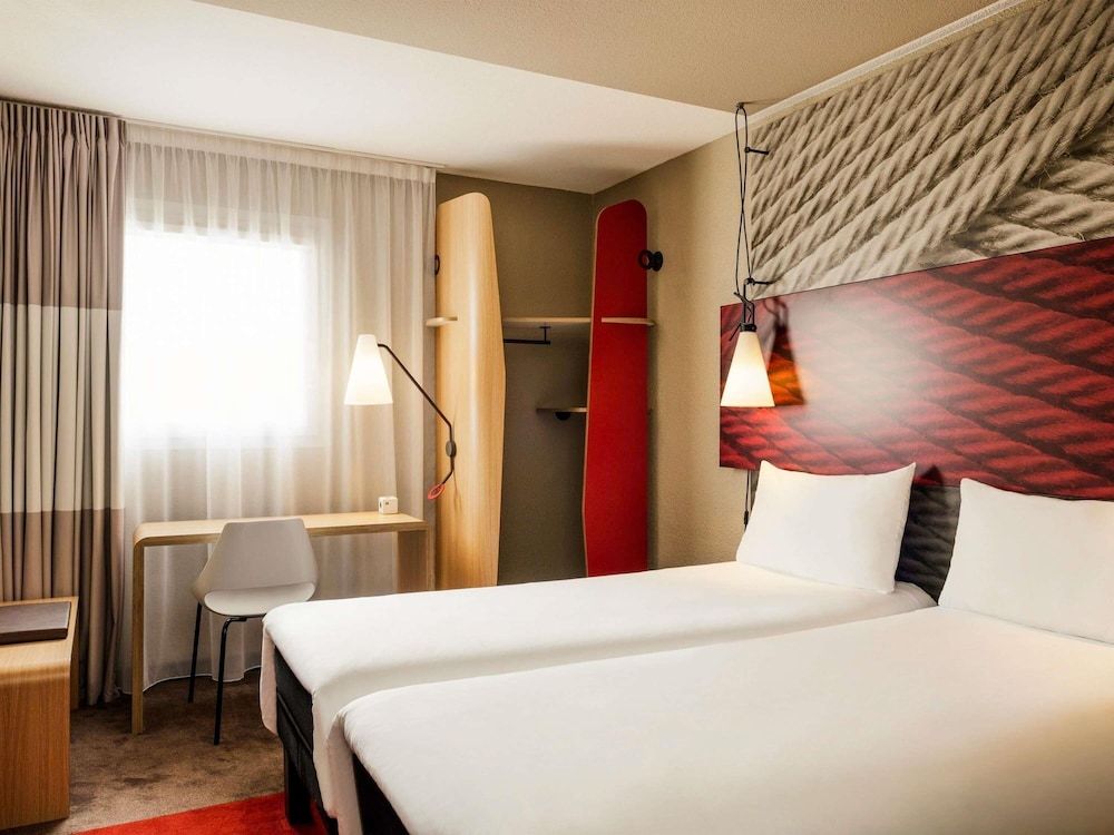 ibis Bordeaux Centre Bastide Standard Room, 2 Twin Beds