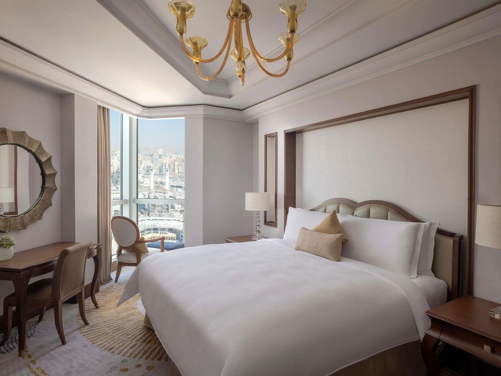Signature Suite, 1 Bedroom (Partial Kaaba View)