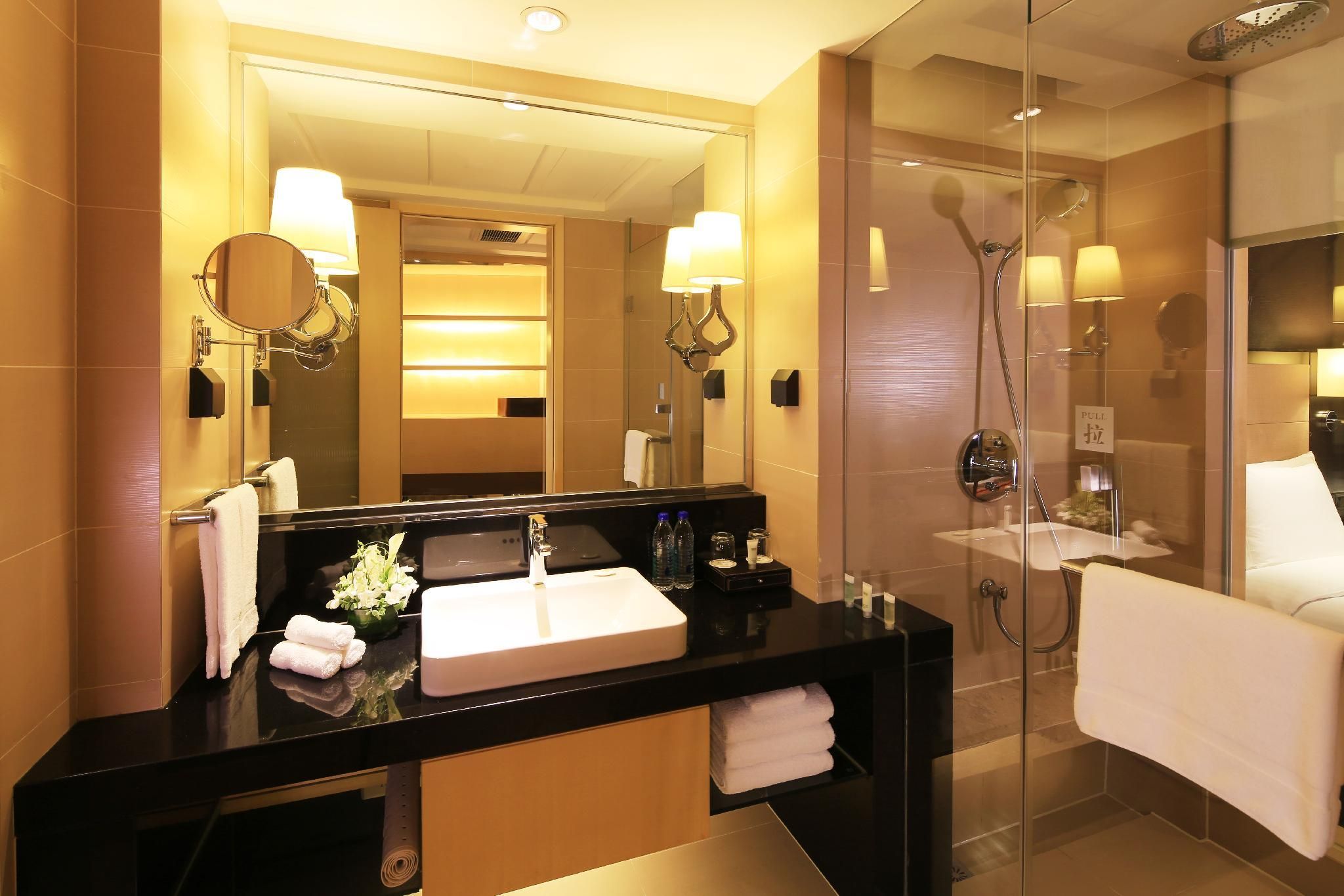 Guest room, 2 Double, High Floor