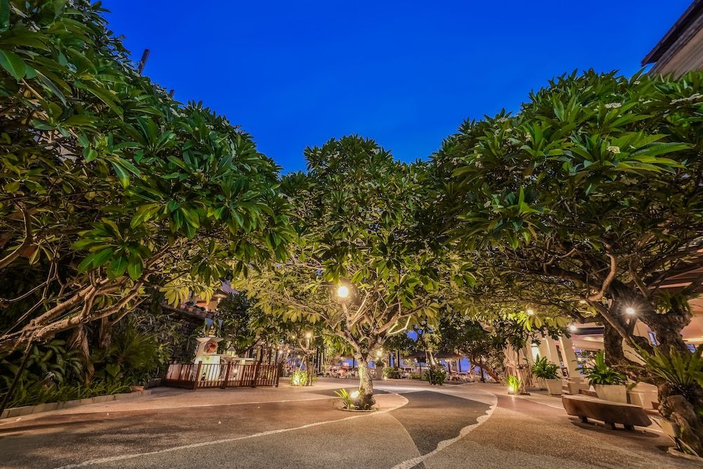 undefined Baan Laimai Beach Resort & Spa 4