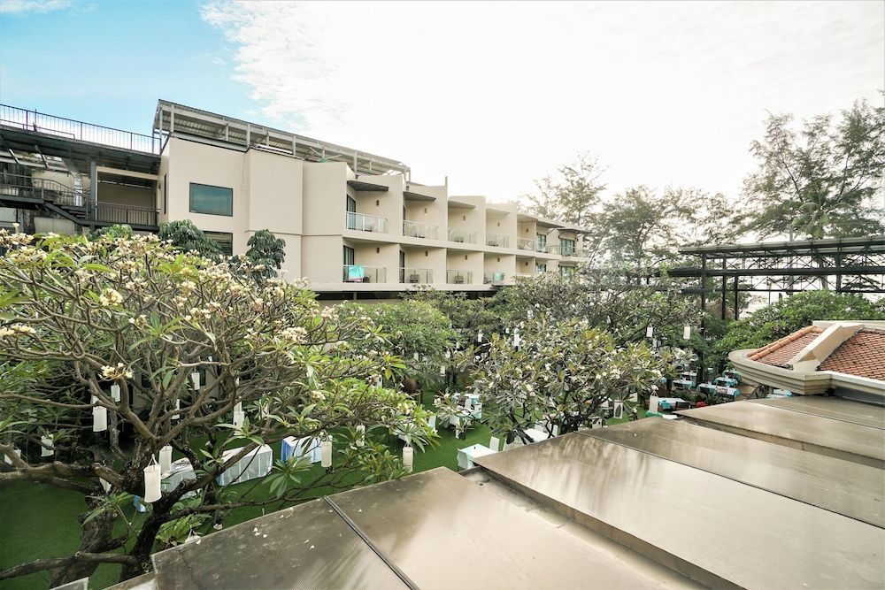 undefined Baan Laimai Beach Resort & Spa 4