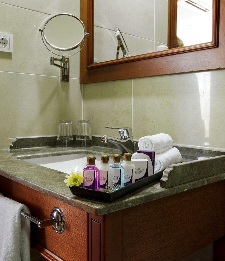 GLK PREMIER The Home Suites & Spa - Boutique Class Deluxe Double or Twin Room 4