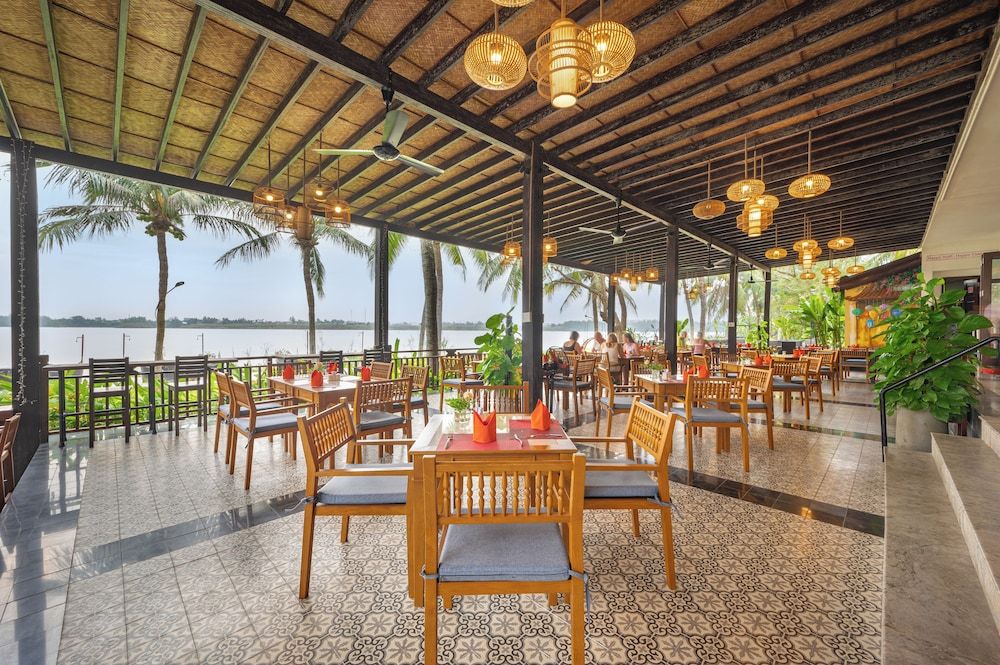 undefined Vinh Hung Riverside Resort & Spa 10