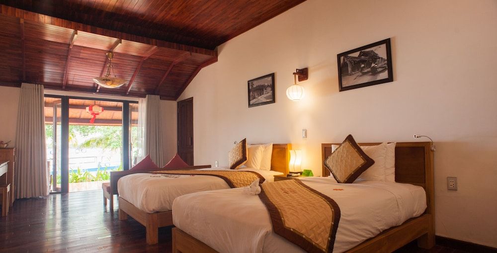 undefined Vinh Hung Riverside Resort & Spa 7