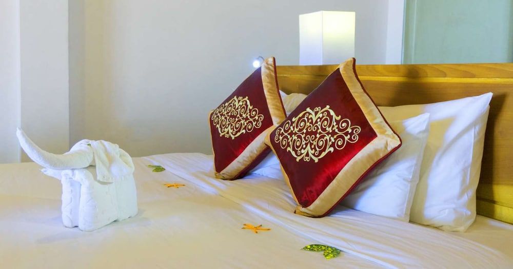 undefined Vinh Hung Riverside Resort & Spa 10