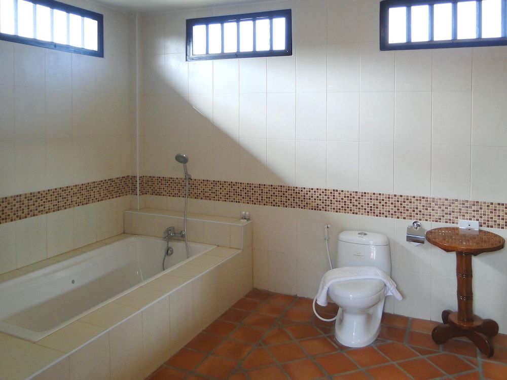 Nakakiri Resort & Spa Deluxe Villa, 1 King Bed, Non Smoking, Pool View 6