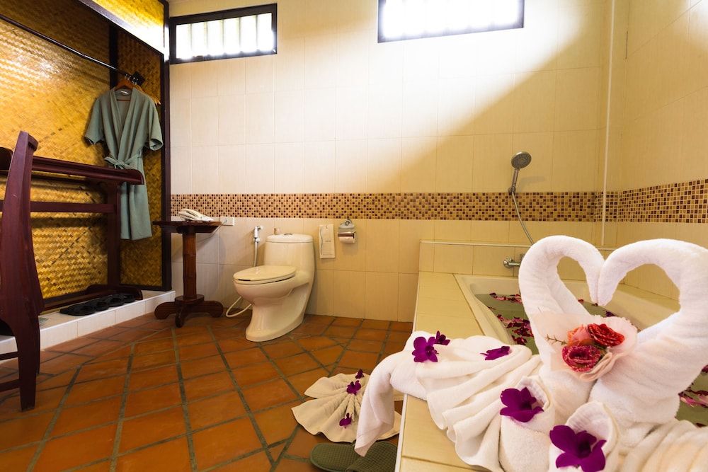 Nakakiri Resort & Spa Deluxe Villa, 1 King Bed, Non Smoking, Pool View 5