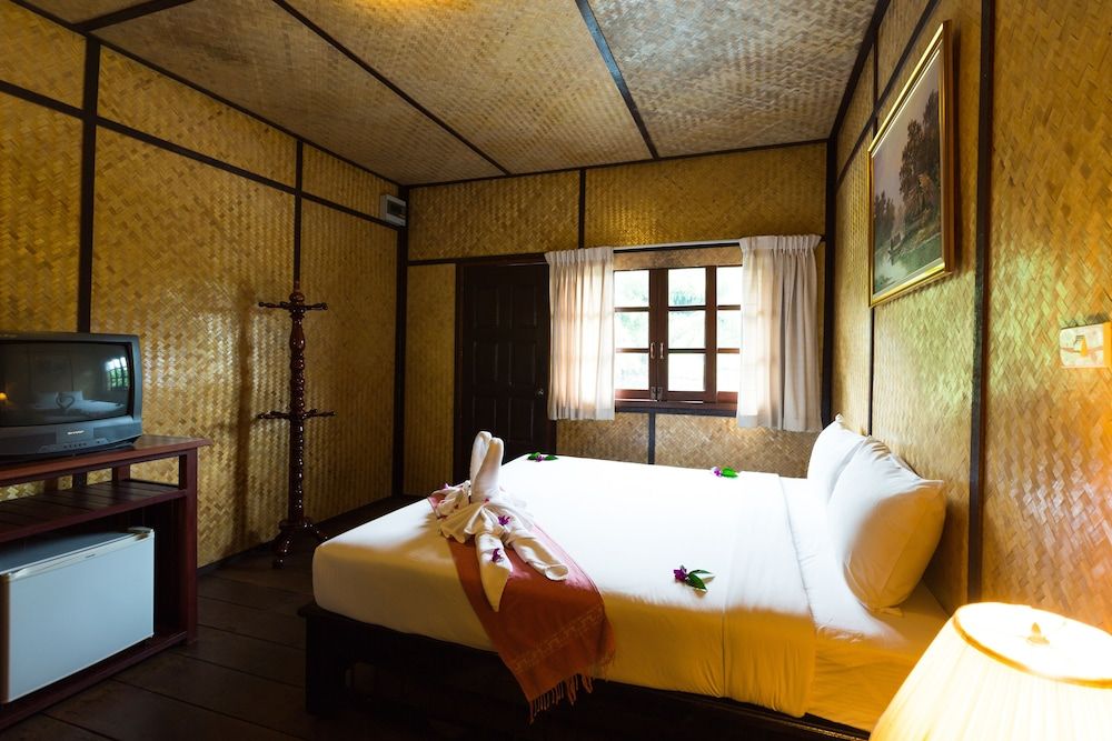 Nakakiri Resort & Spa Floating House (Raft)