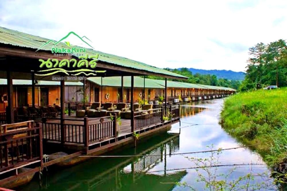 Nakakiri Resort & Spa Floating House (Raft) 8