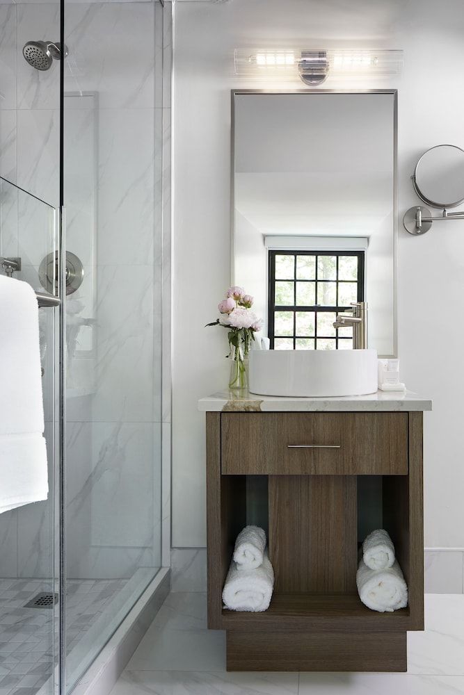 Glenerin Inn Guest Room Junior Queen 2