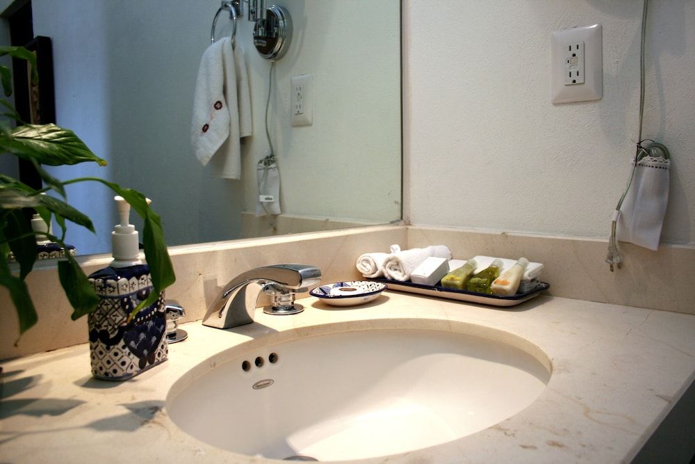 El Serafin Hotel Boutique Master Suite with Balcony 3