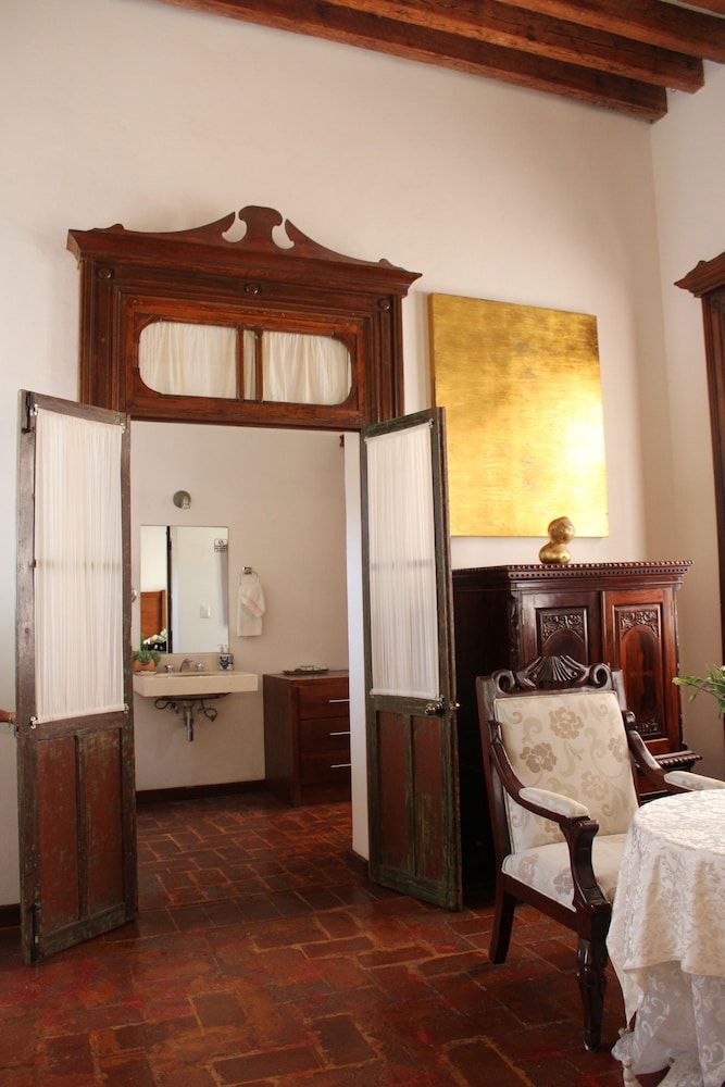 El Serafin Hotel Boutique Master Suite with Balcony 5