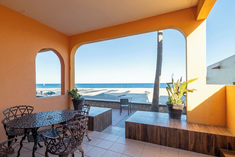 Playa del Sol Standard Room, Ocean View 4