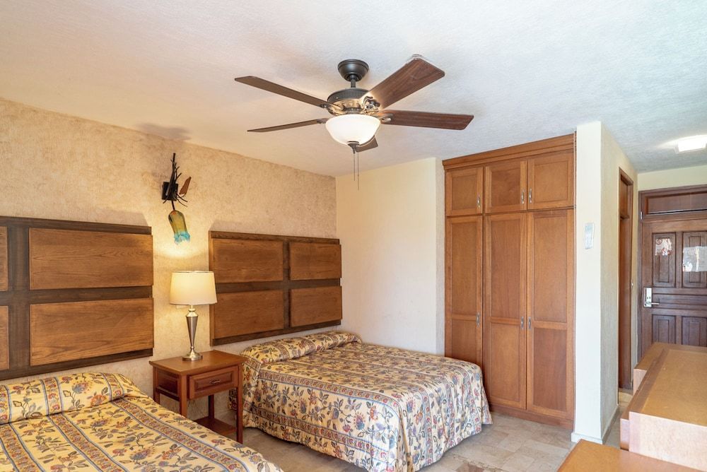 Playa del Sol Standard Room, 2 Double Beds, Garden Area 2