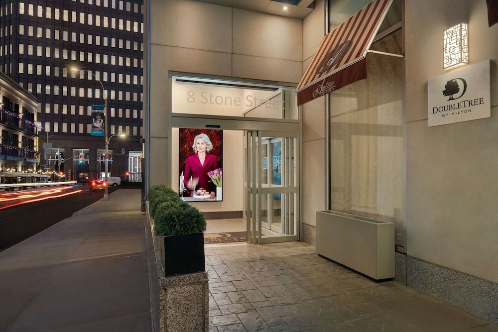 undefined DoubleTree by Hilton New York Downtown 2