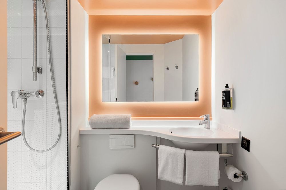 ibis Nice Aéroport Promenade des Anglais Standard Room, 1 Double Bed 8