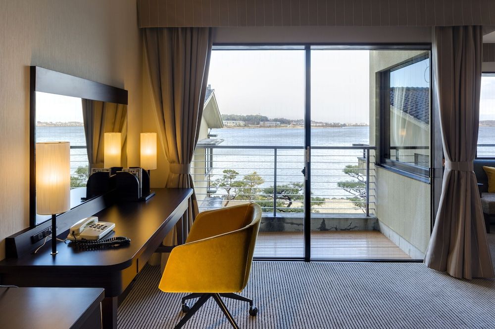 Superior Room, 1 Bedroom, Non Smoking, Lake View