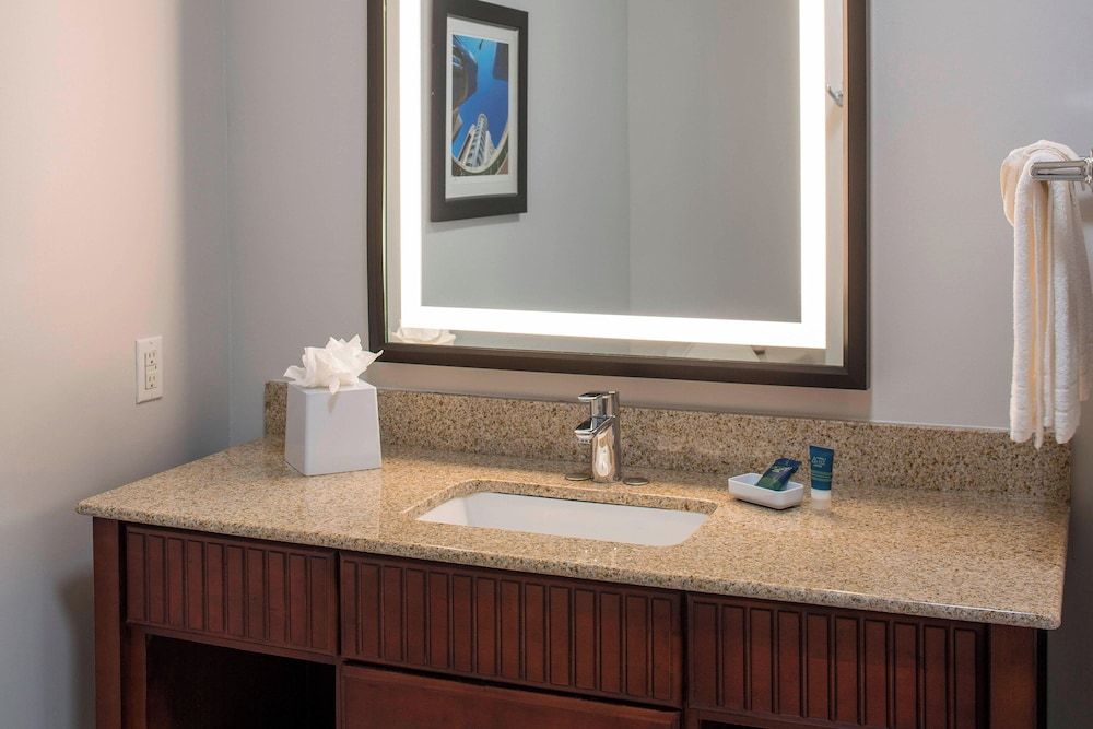 undefined Four Points by Sheraton Houston Hobby Airport 6