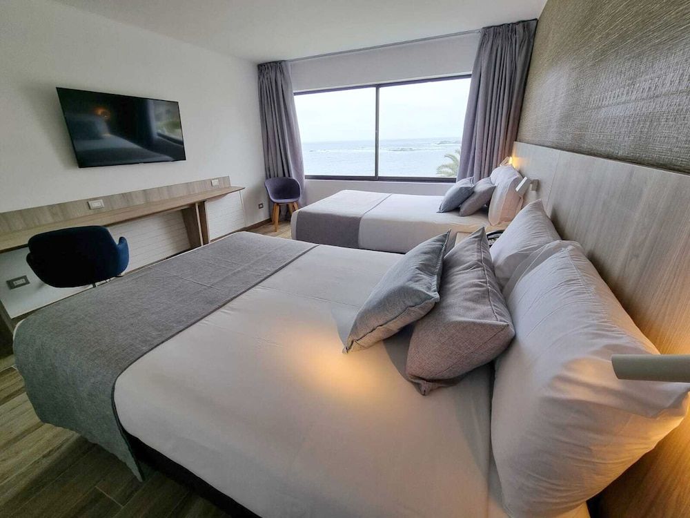 Standard, 1 Twin, Sea View