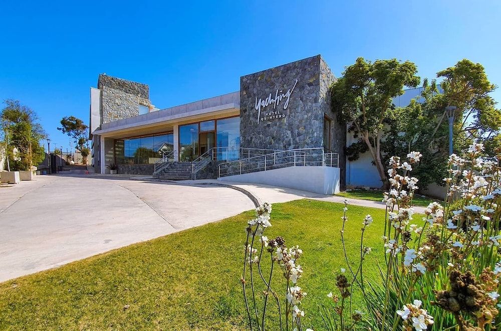 Yachting Hotel Quintero