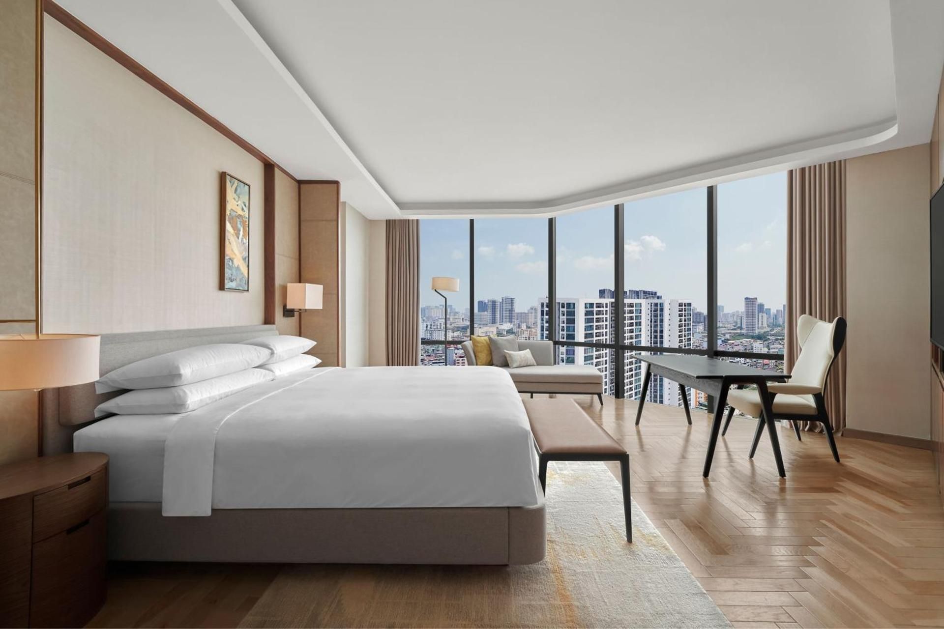 Presidential King Suite with Sofa bed and City View