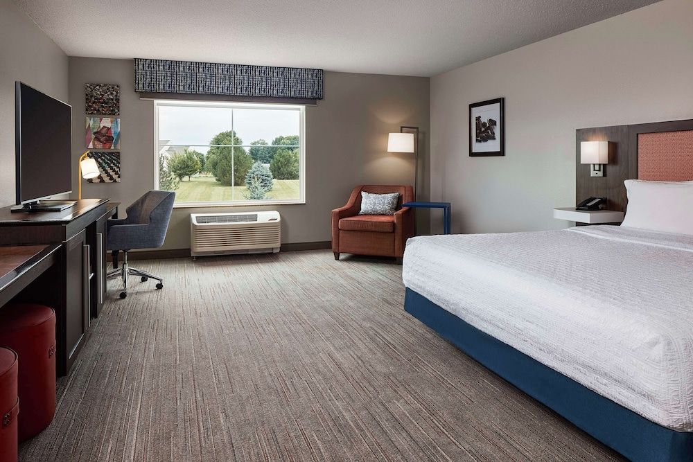 Room, 1 King Bed, Accessible, Bathtub