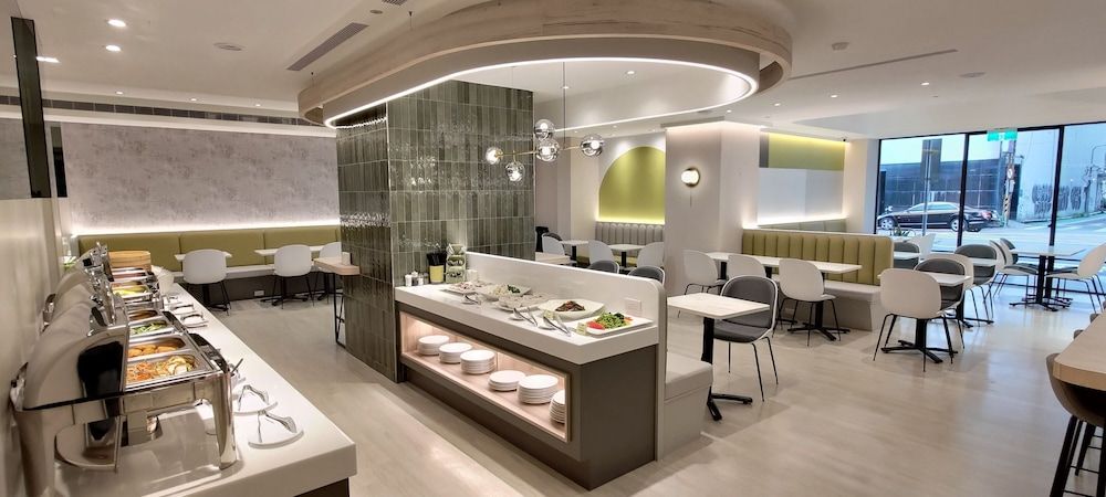 undefined Hotel B 8