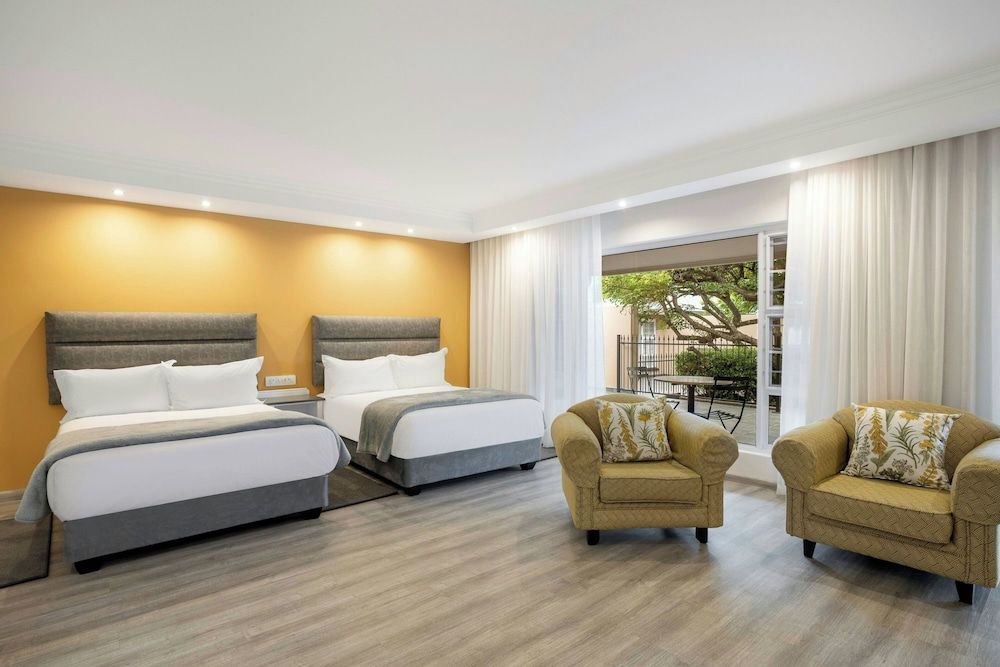 Room, 2 Double Beds, Garden View