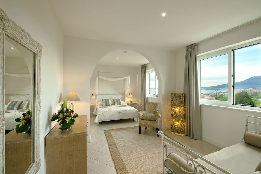 Deluxe Room, 1 Queen Bed, Sea View