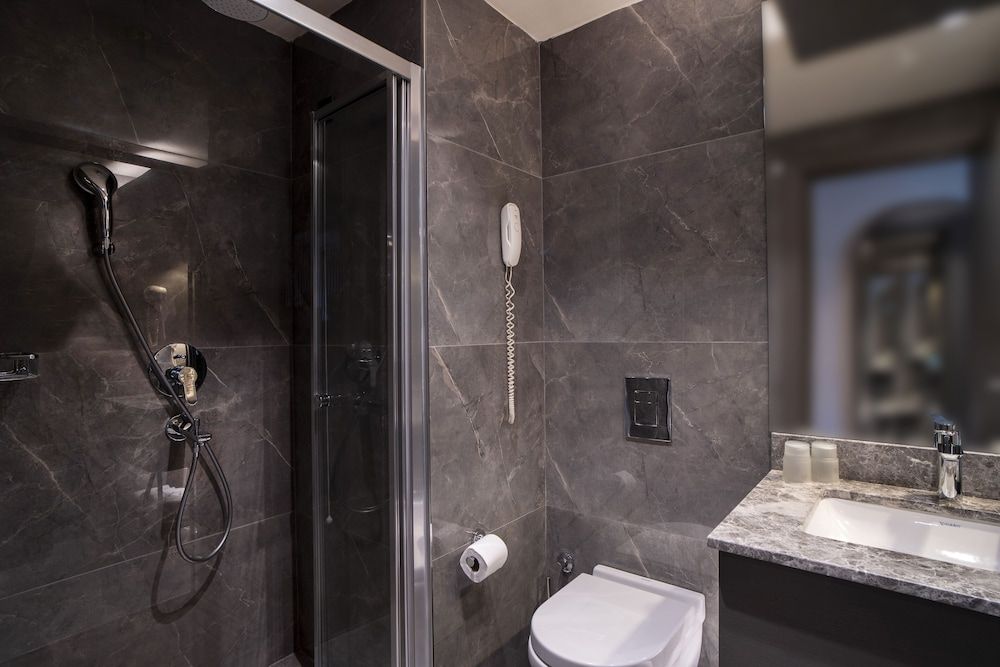 Arts Hotel Taksim Signature Suite, 1 Bedroom, 2 Bathrooms 4