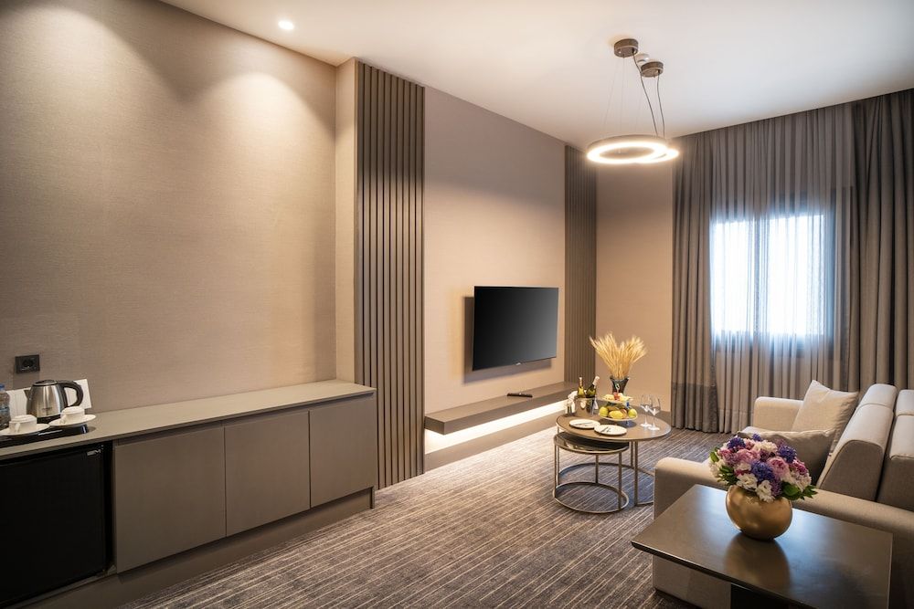 Arts Hotel Taksim Signature Suite, 1 Bedroom, 2 Bathrooms 2