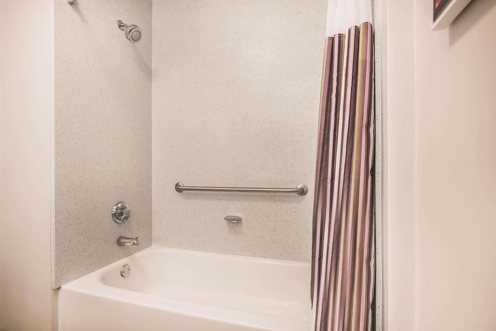 Deluxe Room, 1 King Bed, Non Smoking (Deluxe Executive Room)