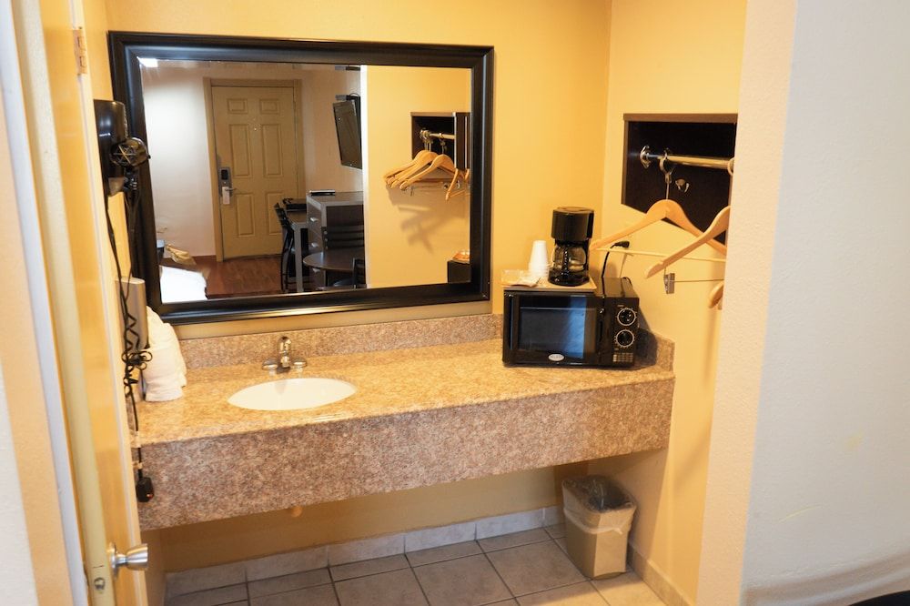 Deep Soaking Bathtub