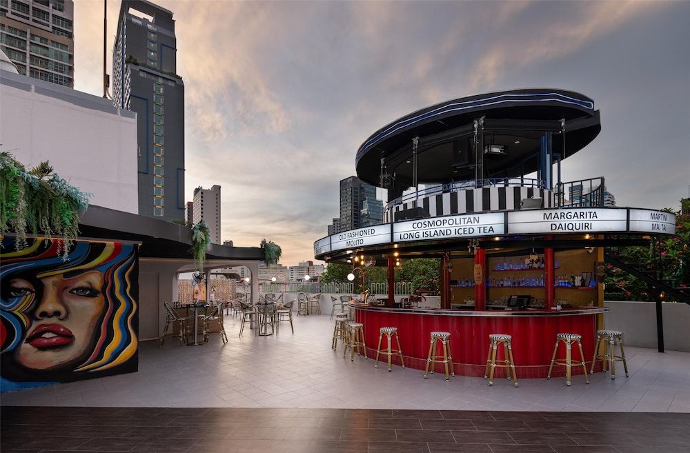 undefined Radisson Suites Bangkok Sukhumvit 3