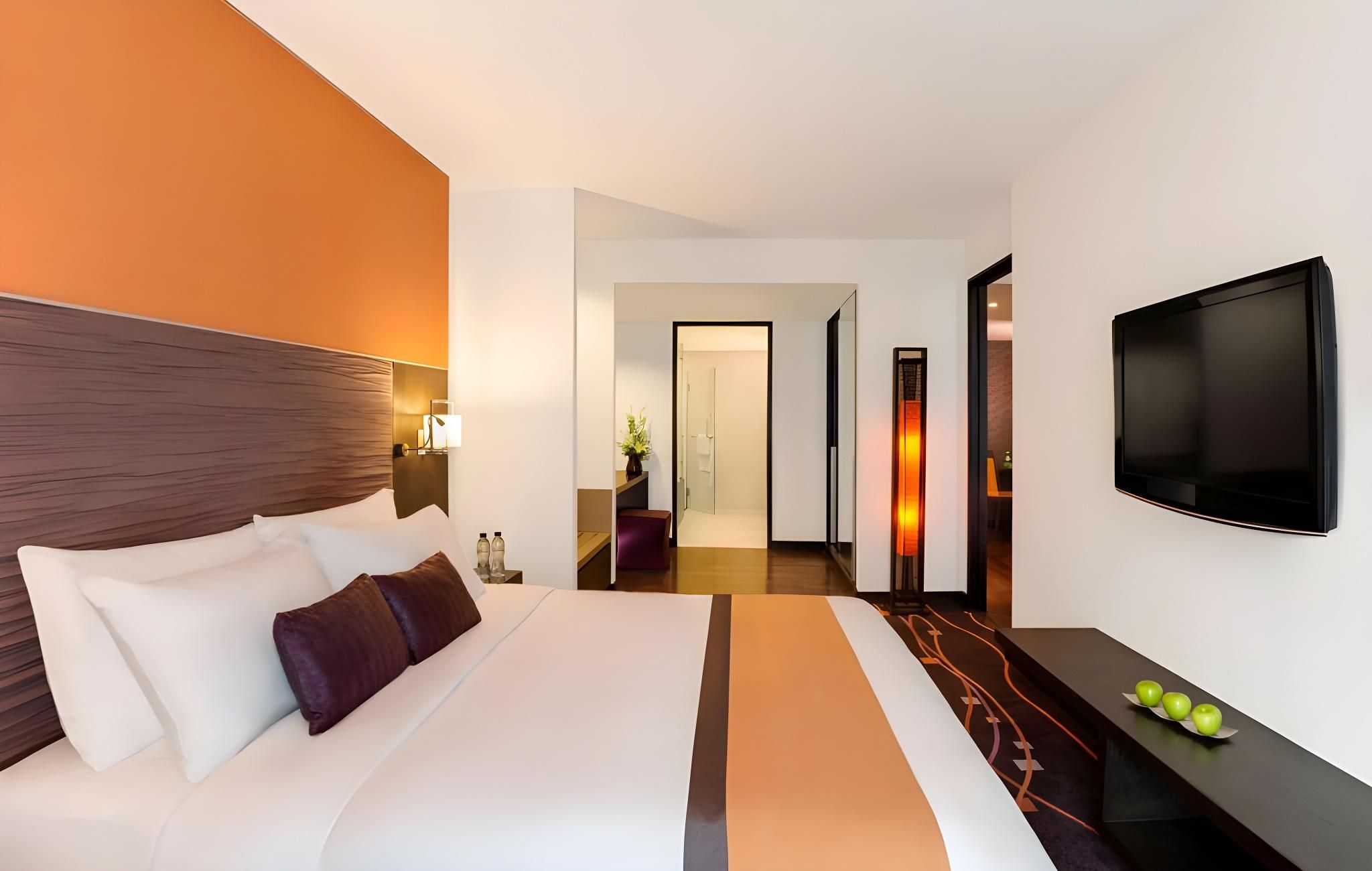 undefined Radisson Suites Bangkok Sukhumvit 10