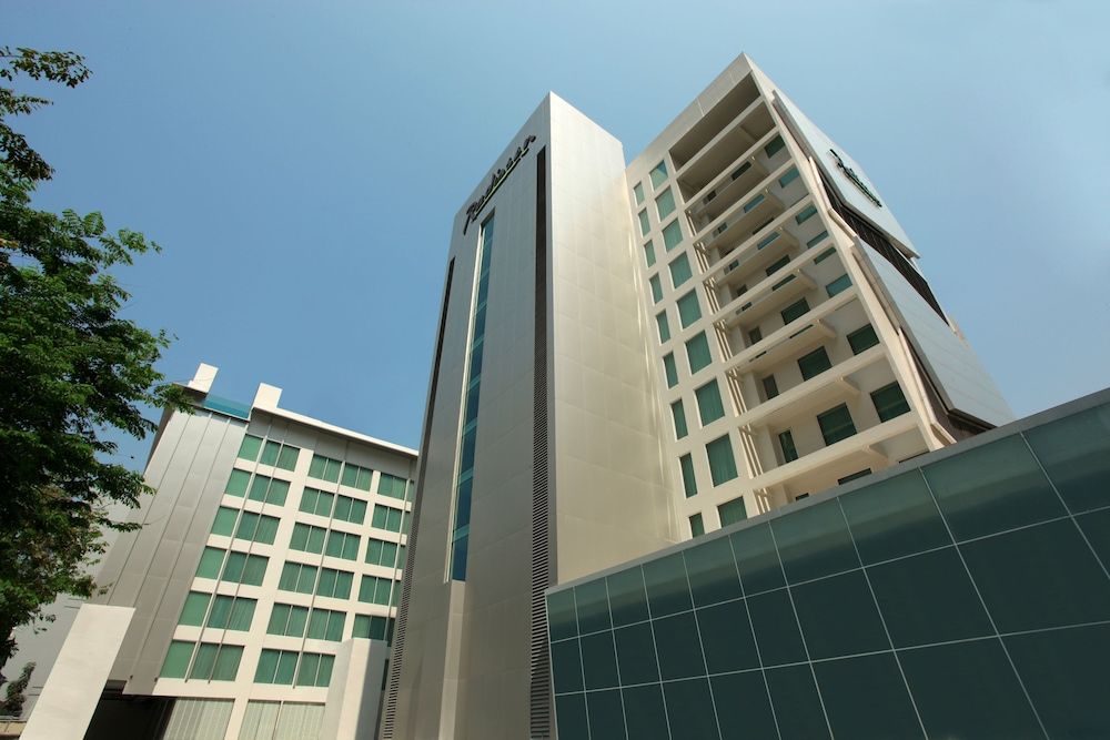 undefined Radisson Suites Bangkok Sukhumvit 2