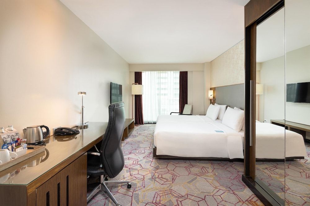 Radisson Suites Bangkok Sukhumvit Deluxe Room 12