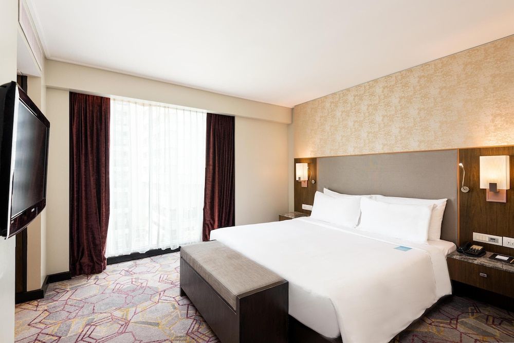undefined Radisson Suites Bangkok Sukhumvit 10