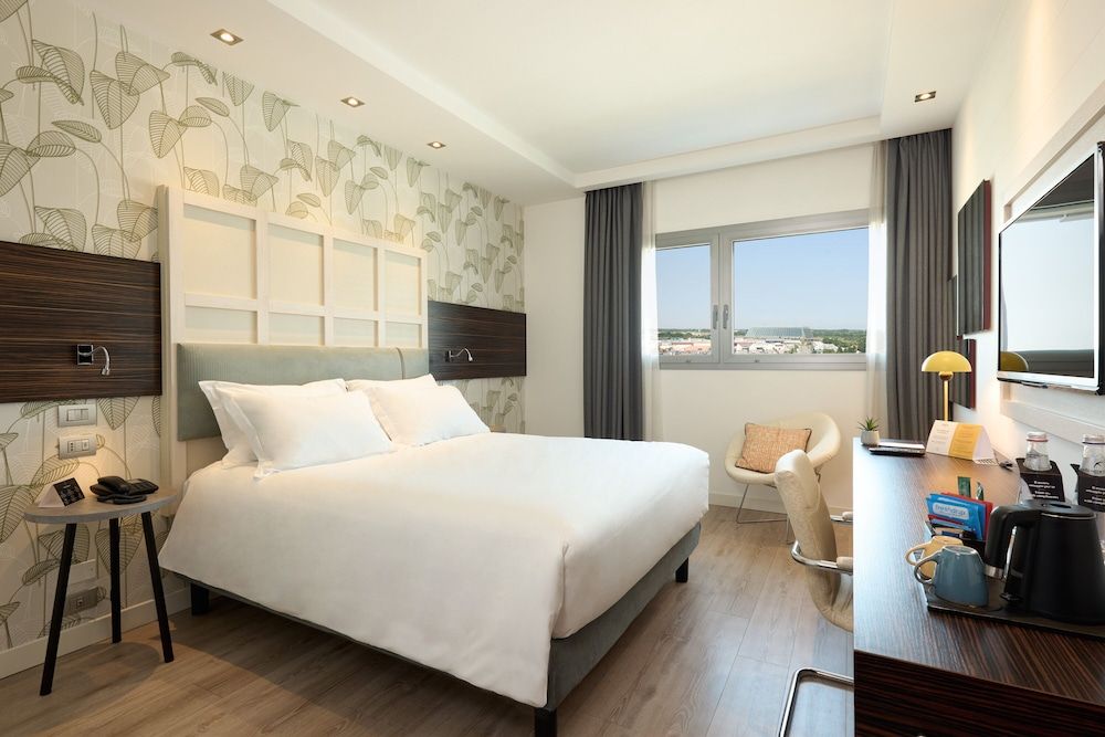 Standard Room, 1 Queen Bed