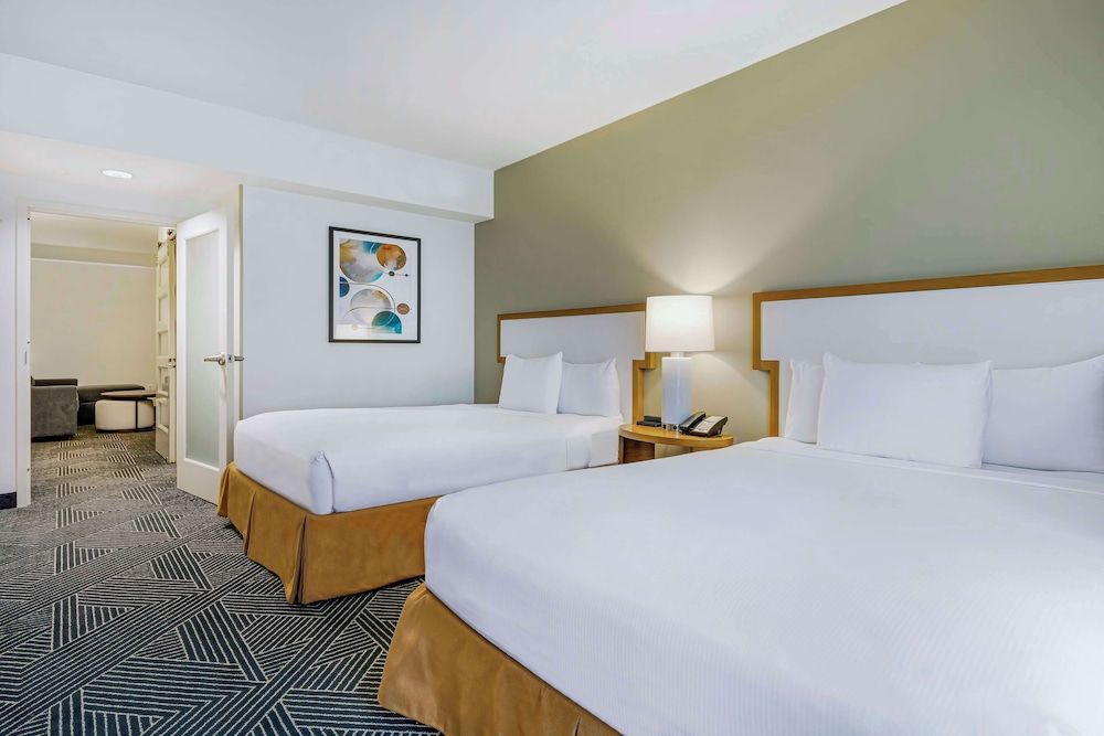 undefined Embassy Suites Houston Downtown 4