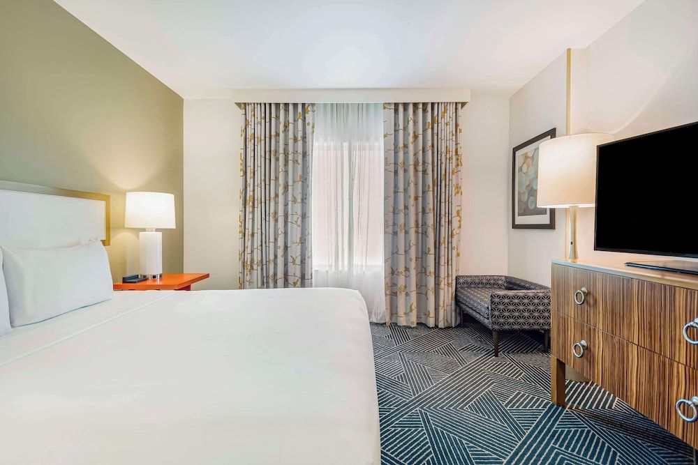 undefined Embassy Suites Houston Downtown