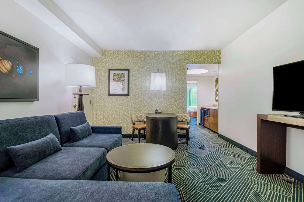 undefined Embassy Suites Houston Downtown 2