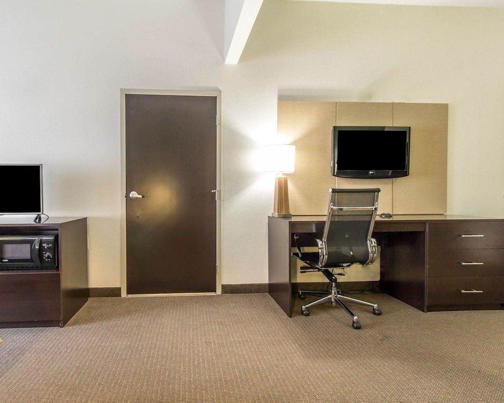 Suite, 2 Queen Beds, Accessible, Non Smoking