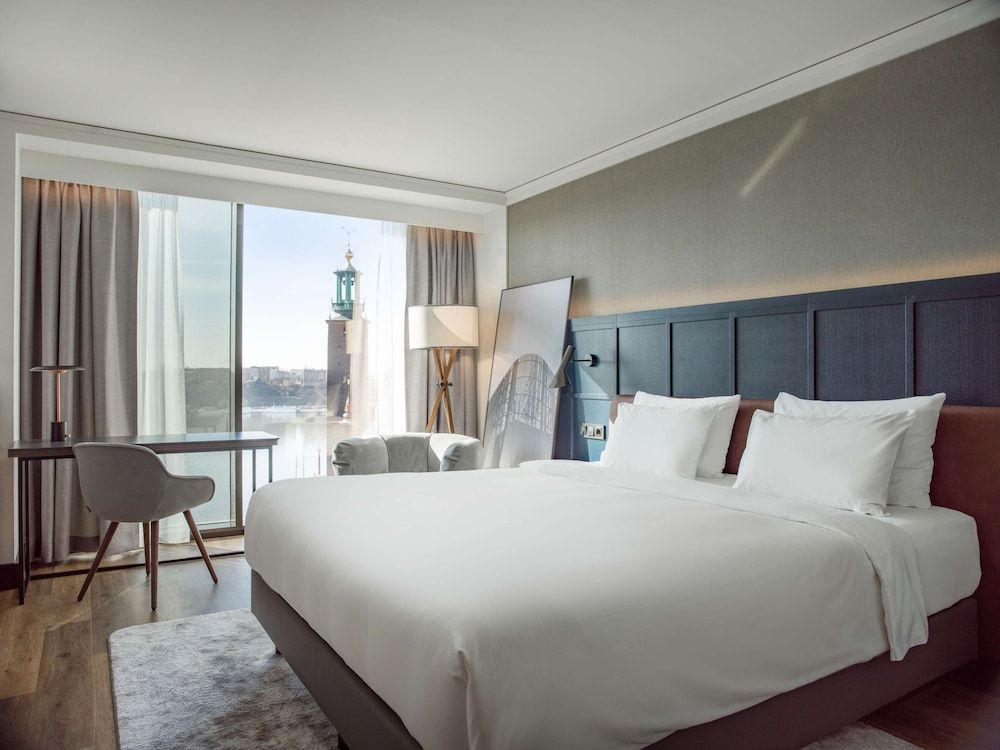 undefined Radisson Blu Waterfront Hotel 4