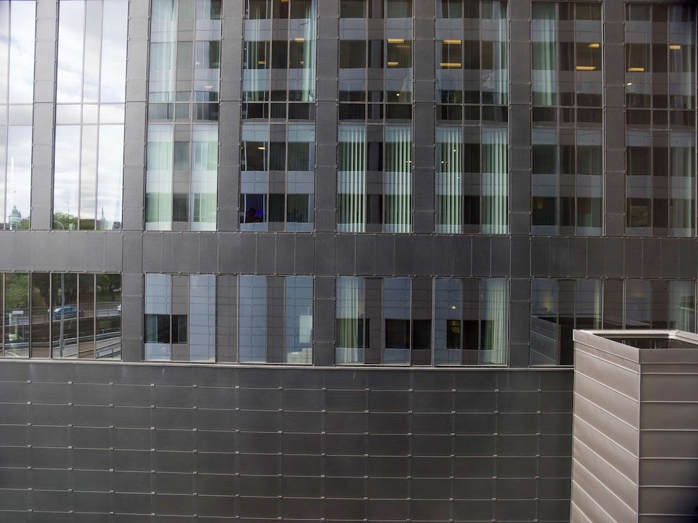 undefined Radisson Blu Waterfront Hotel 7